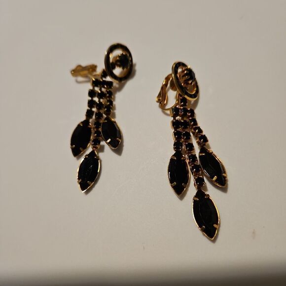 Clipon Vintage Black and Gold Earings see measurements - Picture 6 of 6